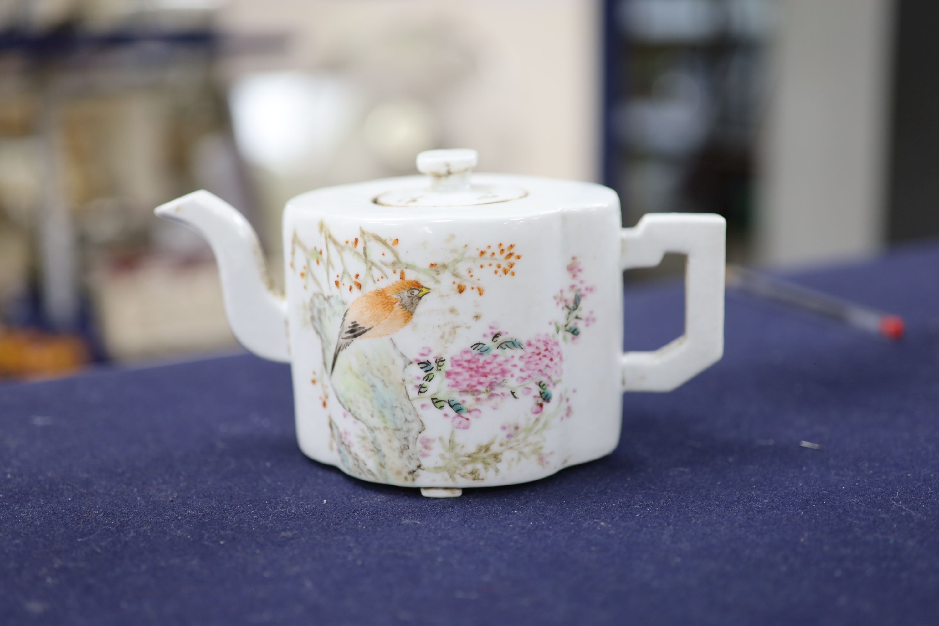 A Chinese famille rose quatre lobed teapot and cover, length 19cm